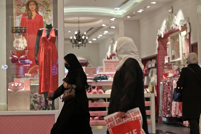 A sea of red in Saudi shops -- but don't mention Valentine's