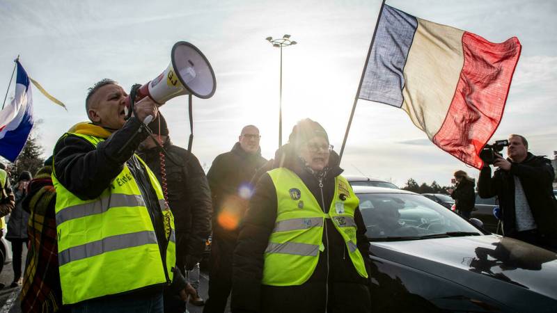 Covid-pass protest convoy heads for banned Brussels rally