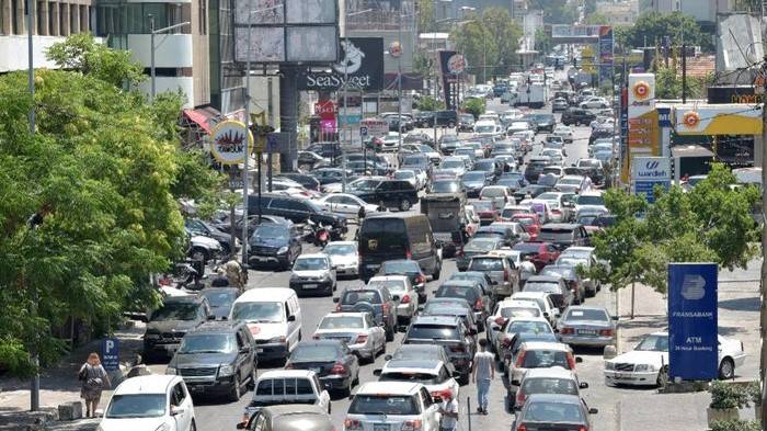 Iraqis queue for petrol in Mosul amid shortages