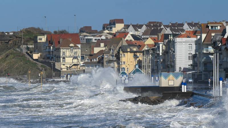 Four dead as Storm Eunice batters Europe