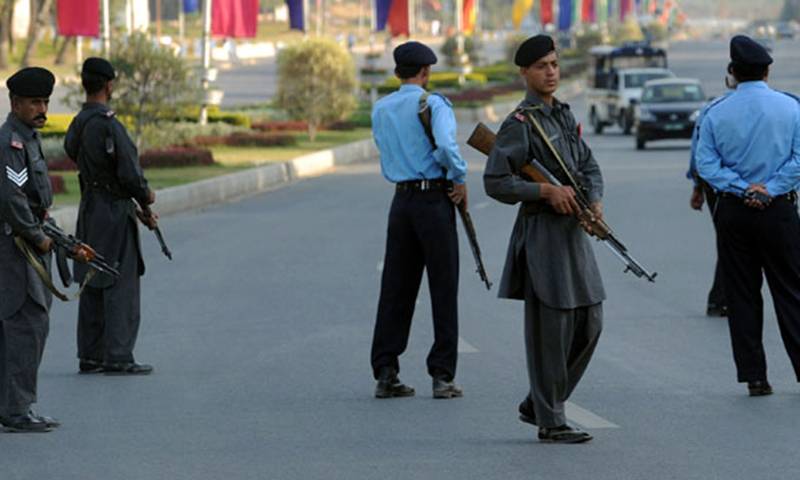 Dacoits open fire at Islamabad cops amid snap-checking