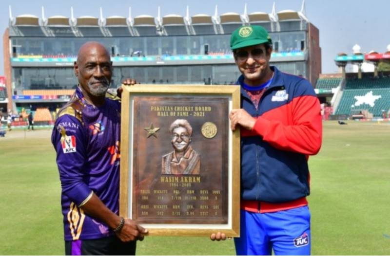 Wasim Akram formally inducted into the PCB Hall of Fame