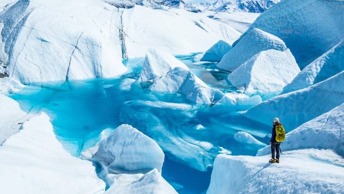 Melting glaciers, fast-disappering gauge of climate change