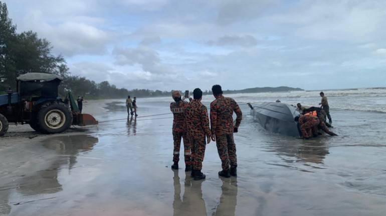 Boat disappears off Malaysian island, 18 believed missing