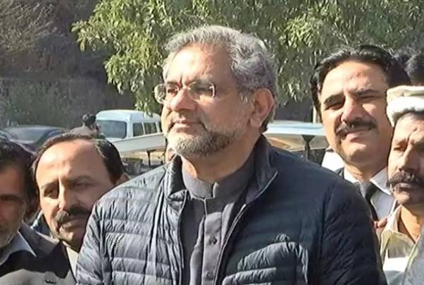 ‘Illegal’ govt to be thrown out legally, vows Khaqan Abbasi