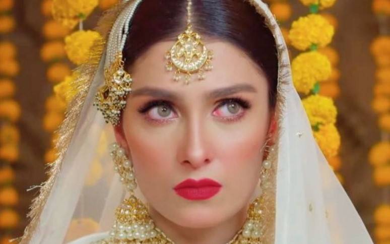 Bride Ayeza Khan ready to BOIL OVER