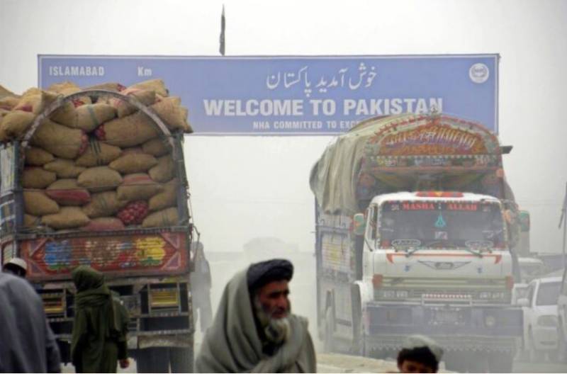 Pakistan sends 40 more trucks of wheat aid to Afghanistan