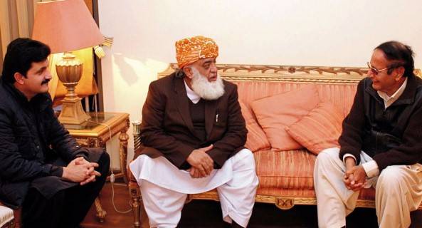 Fazl seeks Shujat’s cooperation on No-Confidence Motion in one-on-one meeting,  