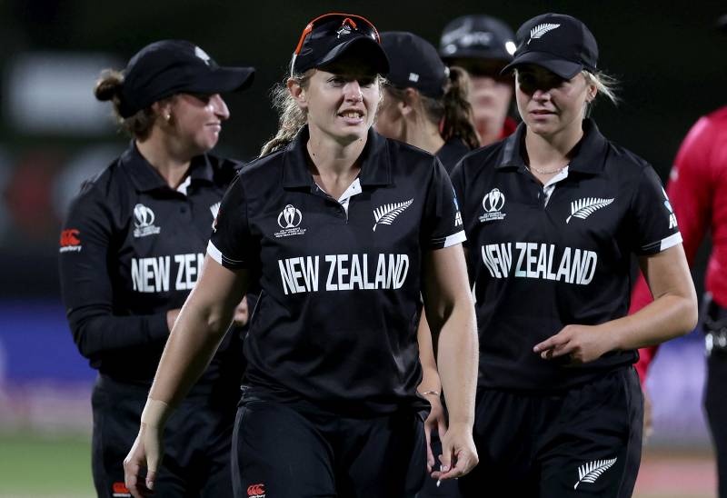 Hosts New Zealand beat limp India to showcase World Cup credentials