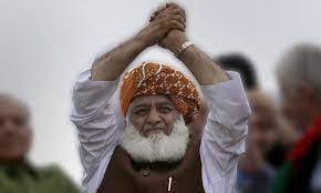 Maulana Fazl calls off strike as govt frees MNAs, JUI-F activists