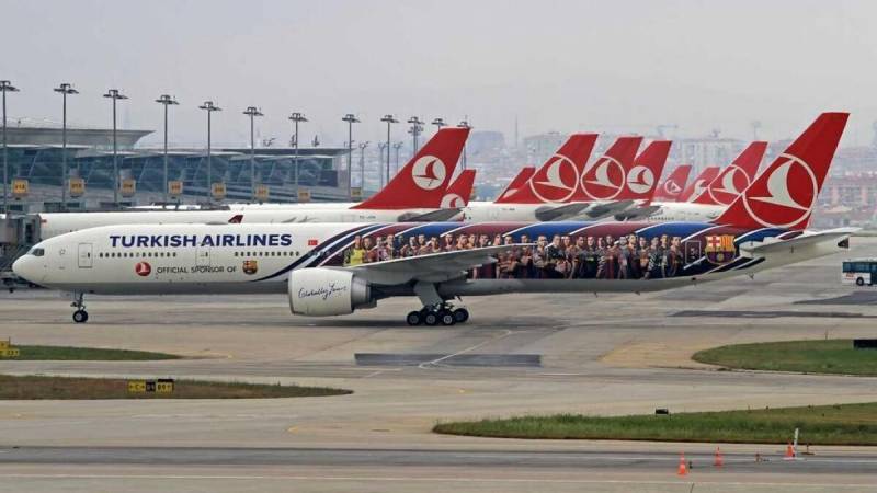 Kazakh, Turkish carriers suspend Russia flights