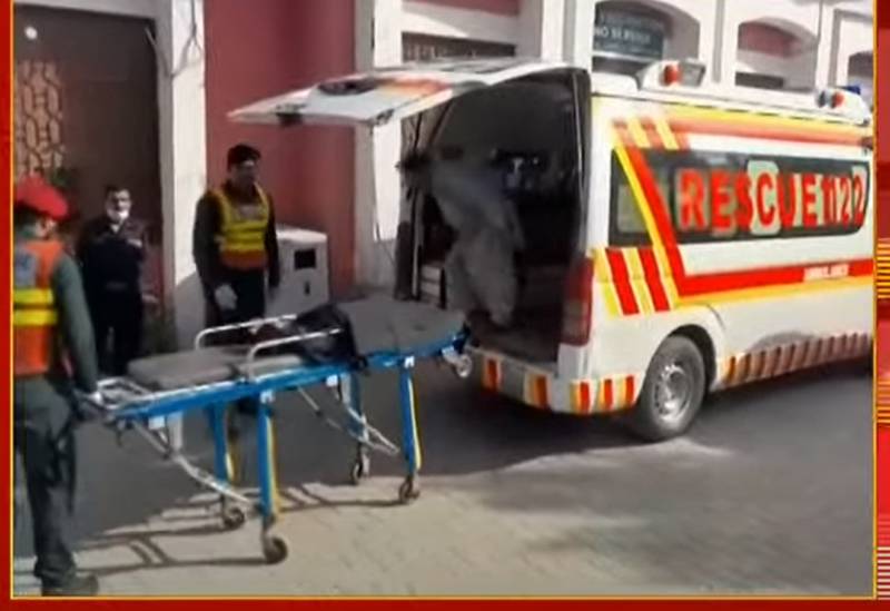 6 girl students injured as rickshaw overturns in Mian Channu