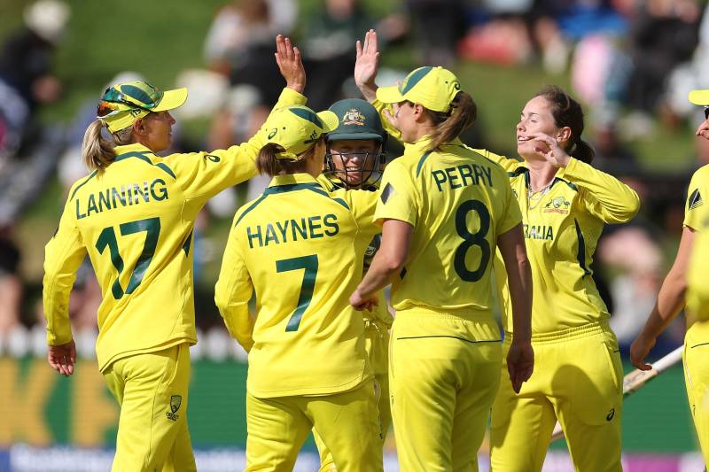 Australia trounce New Zealand to fire World Cup warning