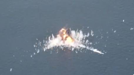 Pakistan Navy’s awesome firepower demo in Arabian Sea