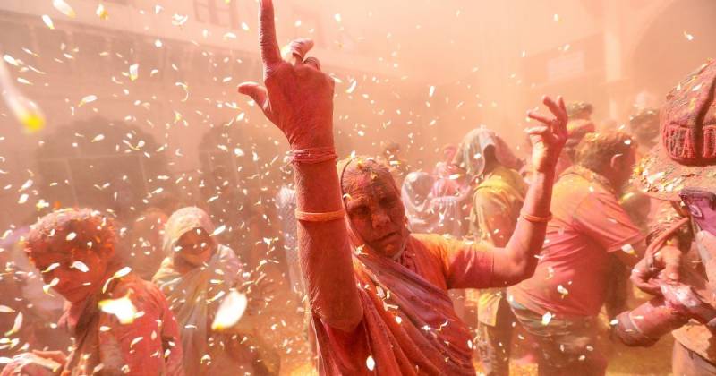 Widows brighten the day as India celebrates Holi