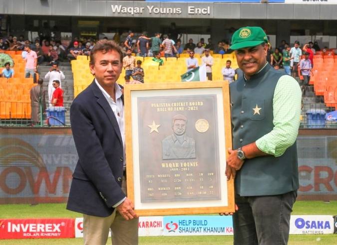 Waqar Younis formally inducted into the PCB Hall of Fame