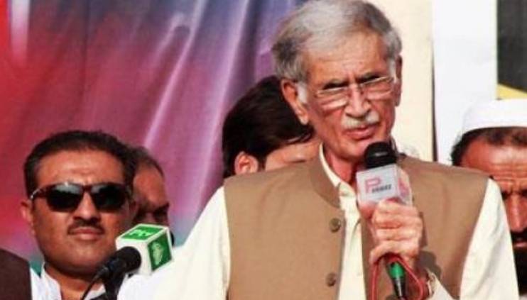 Public to blacken anti-PTI people’s faces, parade them on donkeys: Defence minister