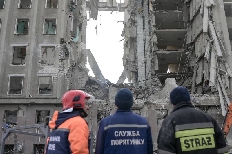 At least nine dead in airstrike in Ukraine's Mykolaiv