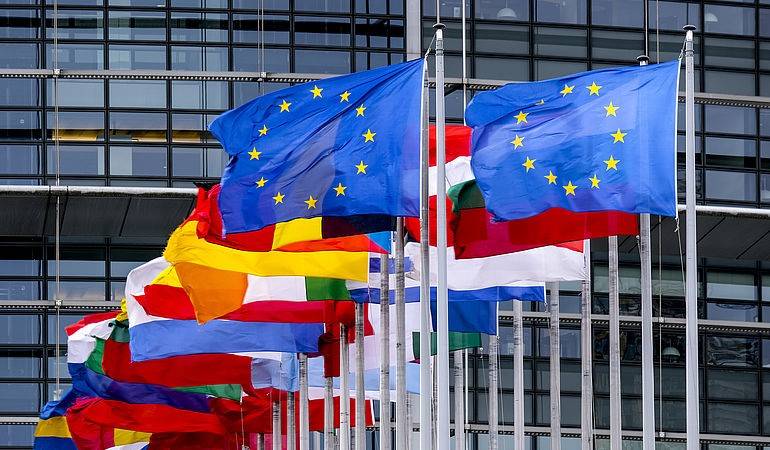 EU allies expel almost 200 Russian diplomats in two days