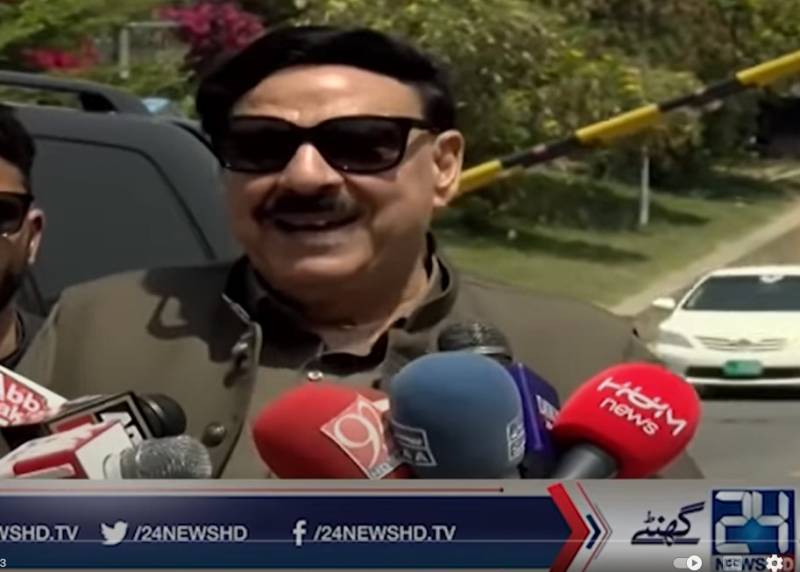 Sheikh Rashid advises Imran Khan to tender en masse resignations