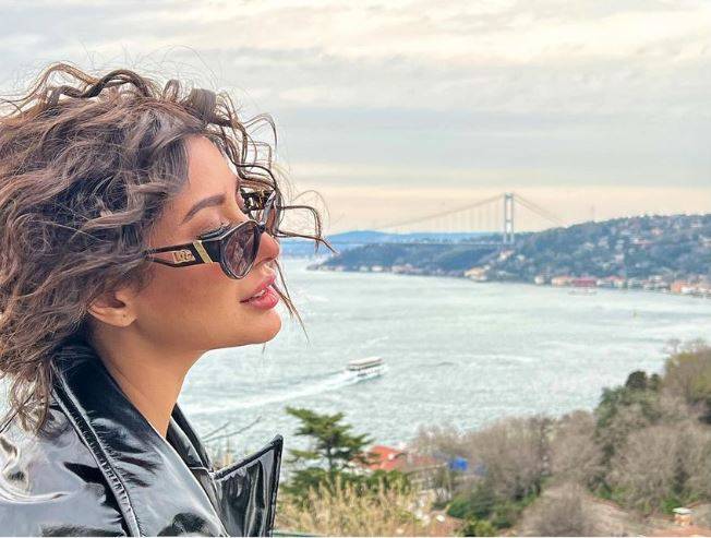 Mehwish Hayat 'Lost in Istanbul' after new haircut