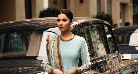 Mahira Khan looks cool in recent snaps