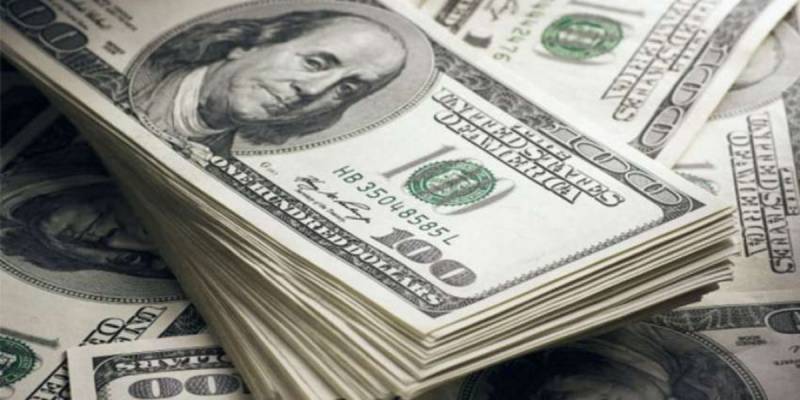 Pakistani rupee hits back at US dollar