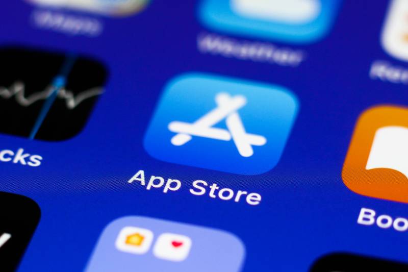 Apple App Store appears to be widely removing outdated apps