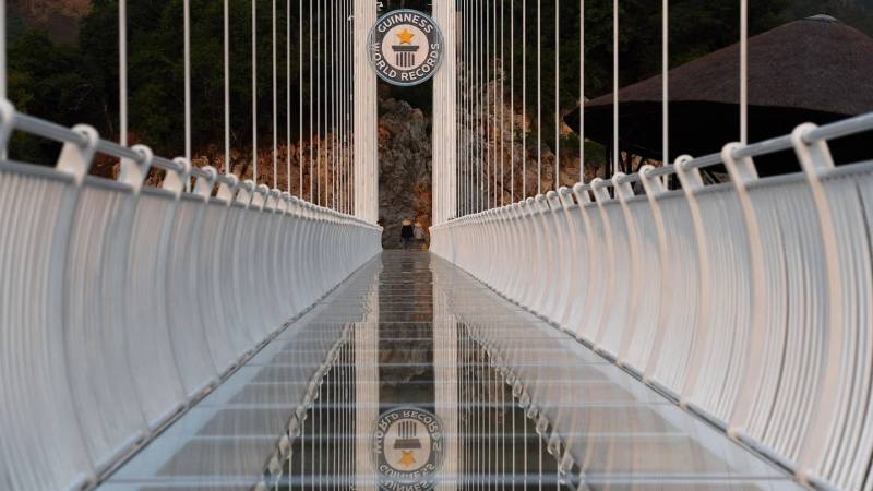 Spectacular glass-bottomed bridge opens in Vietnam