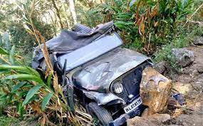 Jeep falls into gorge, 3 died, 3 injured