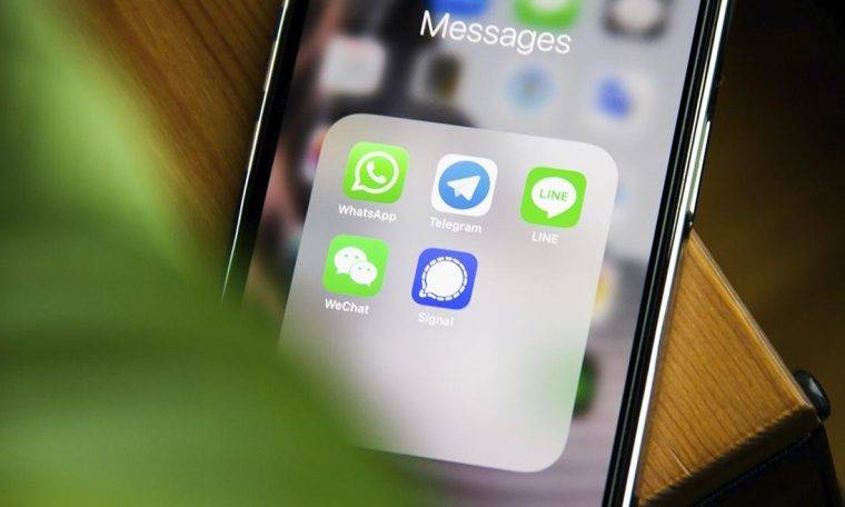 WhatsApp updated with Reactions, 512-member groups and more