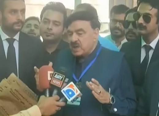 Economists being interviewed for caretaker prime minister: Sheikh Rashid