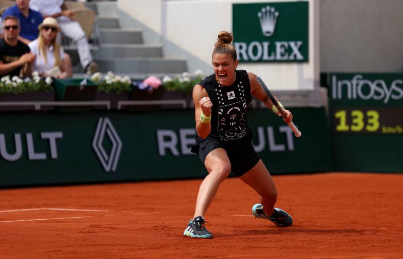 Muchova downs fourth seed Sakkari in French Open second round