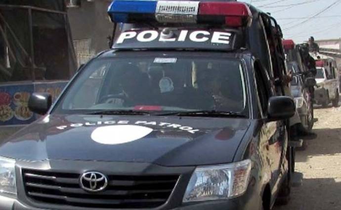 Watchman at large after stealing Rs11.5m from car in Karachi: police