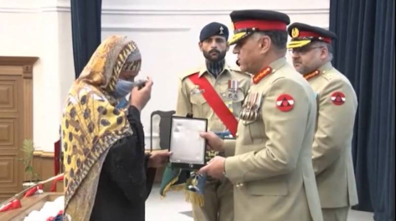 Gen Faiz Hamid confers military awards to martyrs’ kins