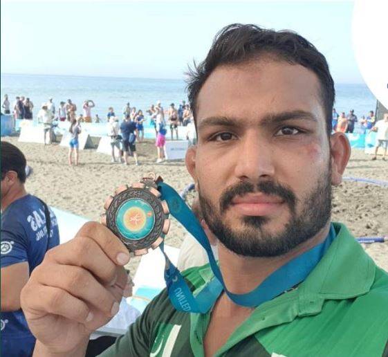 Wrestler Inam Butt wins bronze medal in Turkey