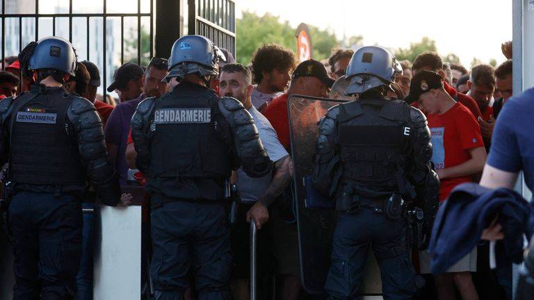 UEFA apologises to fans over Champions League final chaos