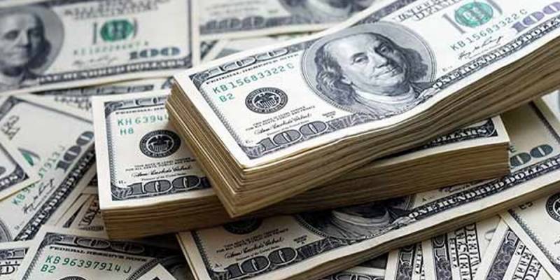 US dollar crushes Pakistani rupee to new historic high of Rs207.67