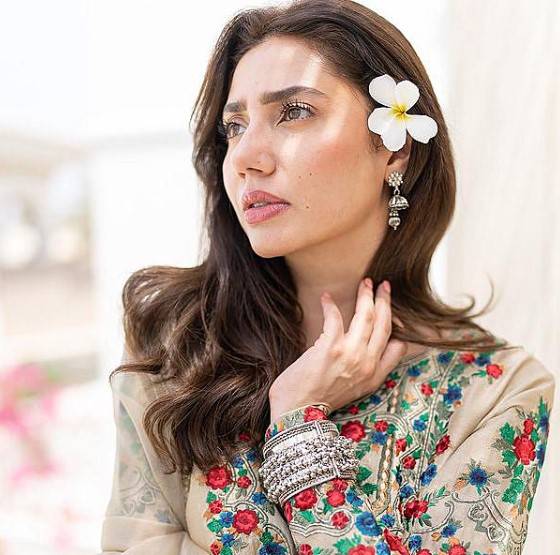 No regret for speaking against Khalilur Rehman Qamar, says Mahira Khan