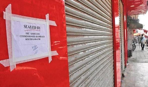 Karachi admin cracks down on shopkeepers violating Sindh govt orders