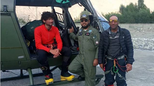 Mountaineers Shehroze Kashif, Fazal Ali 'successfully rescued' from Nanga Parbat  