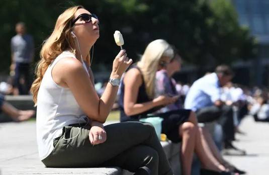 Heatwave grips Spain as UK readies for soaring temperatures