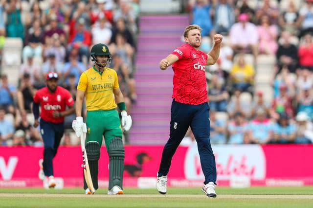 Hendricks and Markram take South Africa to 191-5 in England T20 decider