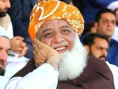 Fazl says govt should ban PTI, disqualify Imran for lifetime immediately 