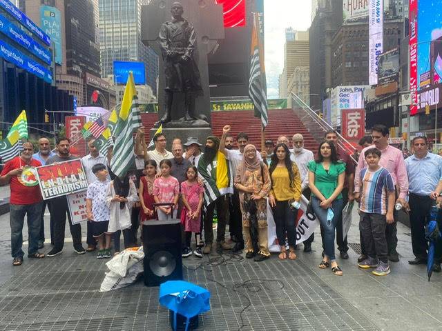 Kashmiri Americans protest against India at Times Square