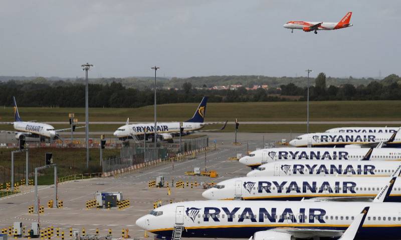 Ryanair to end ultra low fares on high fuel cost: boss