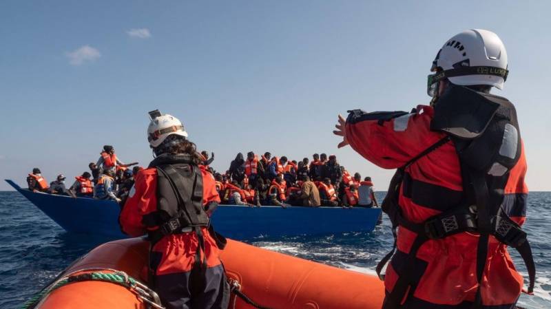 3 dead, 45 survivors on migrant boat rescued off Canaries