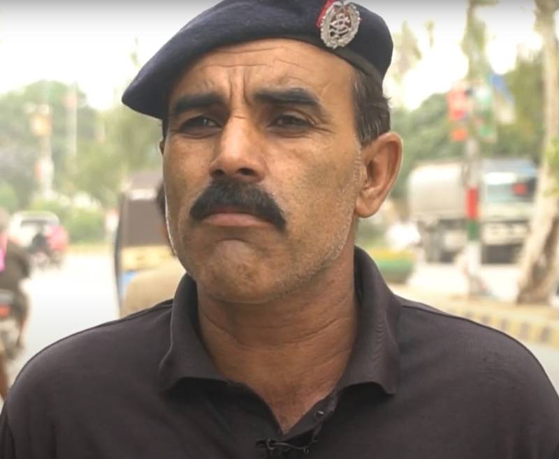 Constable gets reward of Rs100,000 for rescuing girls stuck in downpour