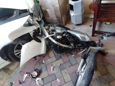 Two robbers killed as citizen rams car into their motorbike