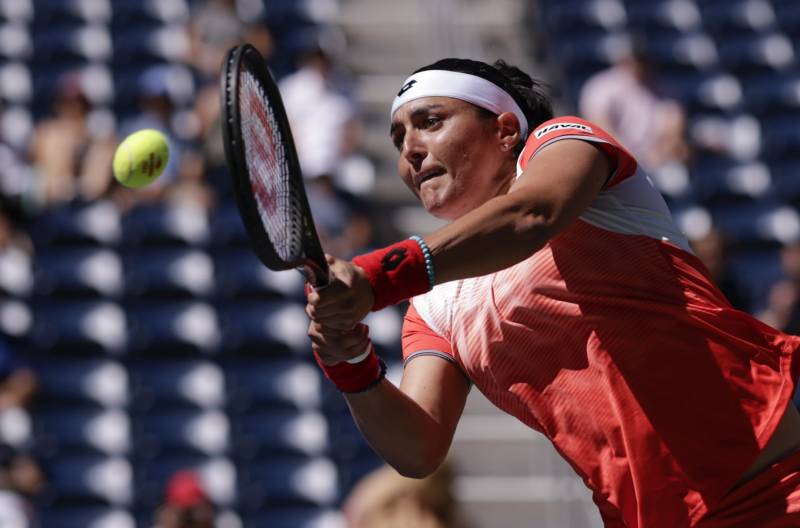 Jabeur rallies to advance at US Open